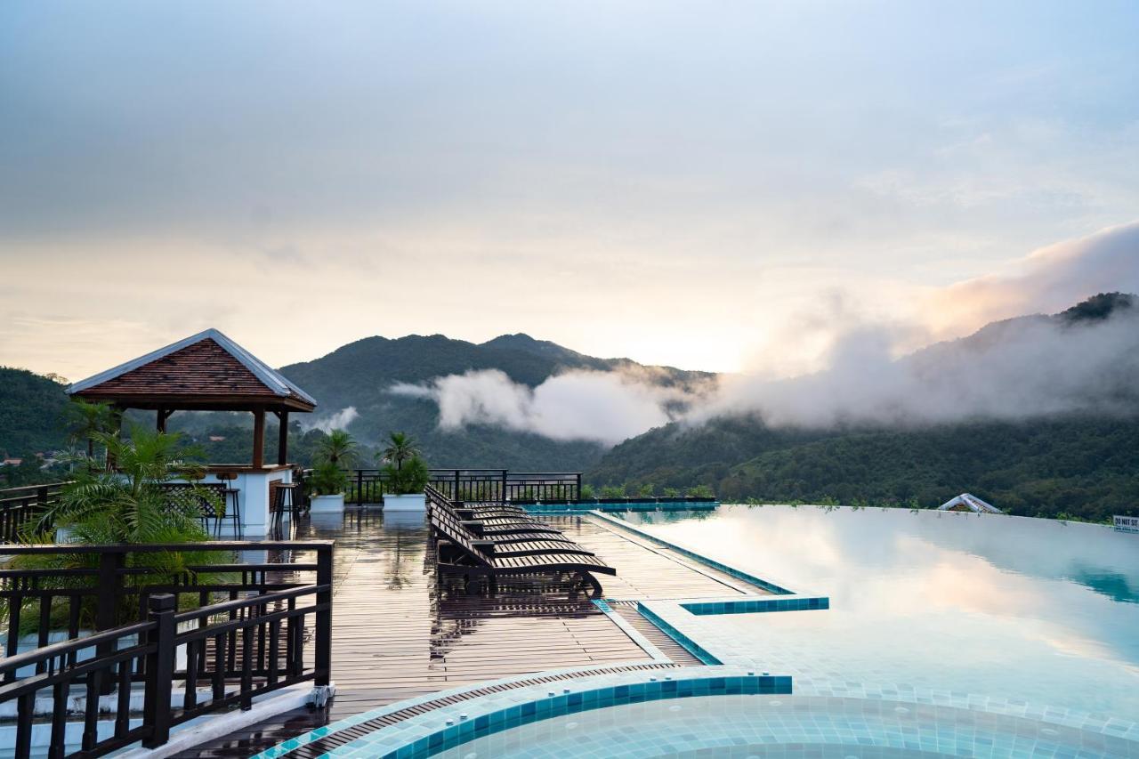 Le Grand Pakbeng Hotel Exterior photo